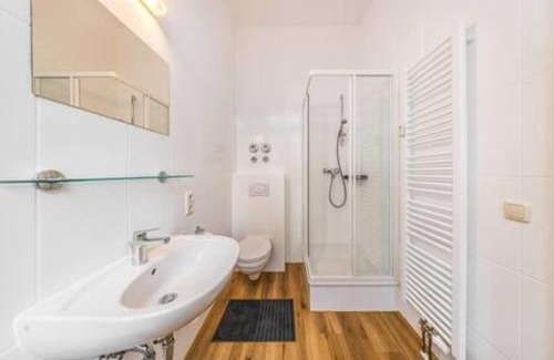 Zentrum-West Apartment | Design Studio zentral Küche parknah