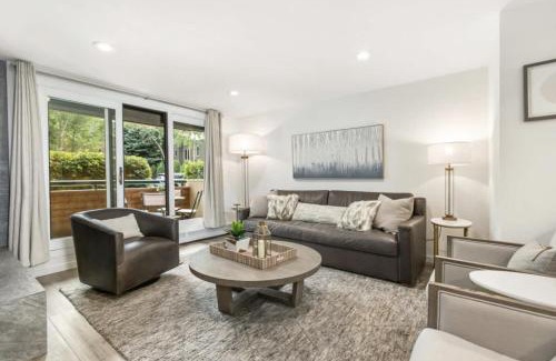 Aspen House | Designer 2 BR on River with Pool - Walk to Town!