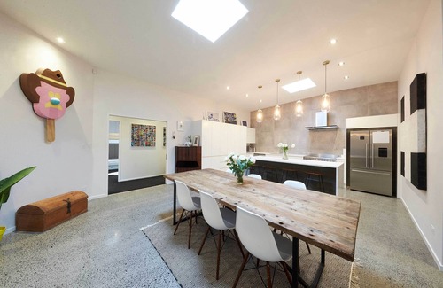 Auckland Central Business District Apartment | Designer, 4 Bd Converted Loft | Minutes to SkyCity