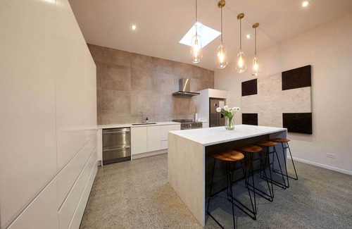 Auckland Central Business District Apartment | Designer, 4 Bd Converted Loft | Minutes to SkyCity