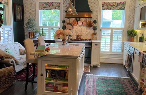 Lewisburg House | Designer Decorated Estate in Historic Downtown Lewisburg, West Virginia