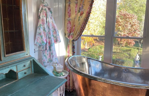 Lewisburg House | Designer Decorated Estate in Historic Downtown Lewisburg, West Virginia