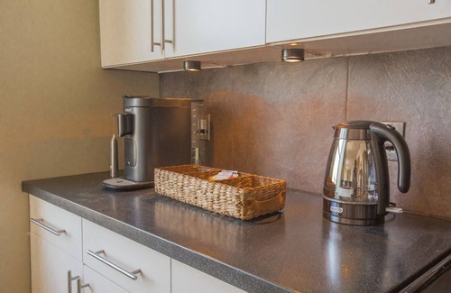 Downtown Des Moines Condo | Designer Downtown Condo Suite - Splendid View