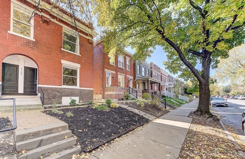 Shaw House | Designer Home in Shaw Right Side - JZ Vacation Rentals