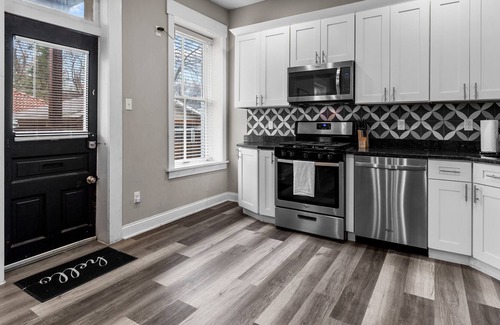 Shaw House | Designer Home in Shaw | RIGHT SIDE | JZ Vacation Rentals