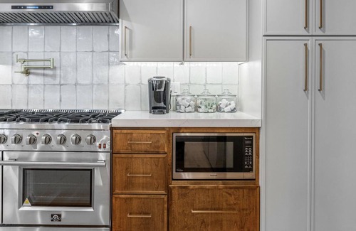 Orchard North House | Designer home with hot tub, 2 Masters, 4 full baths, close to Sundance, BYU, UVU