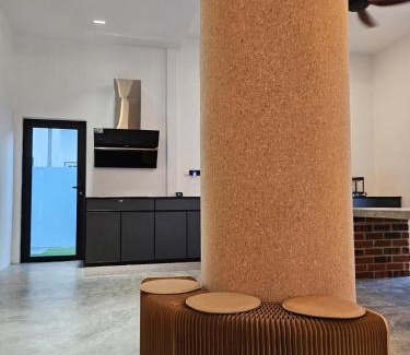 Gelang Patah Villa | Designer house with cabin rooms