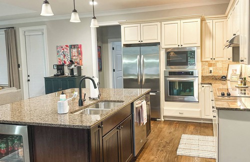 Reynolds Landing Cottage | Designer inspired 4-bedroom cottage inside the Landing at Reynolds