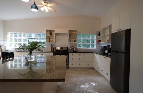 Trinity - Bellwoods House | Designer Loft on Queen W | 10ft ceilings, parking