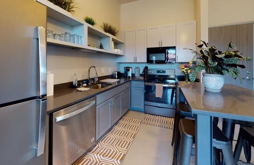 Dinkytown Apartment | Designer Lofts in Dinkytown: Small or Large Groups
