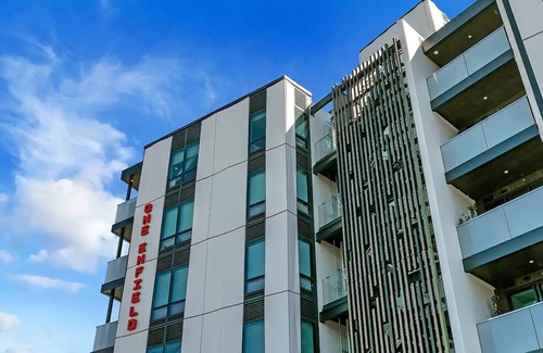Mount Eden Apartment | Designer Luxury 2-Bed Apartment With Car Park