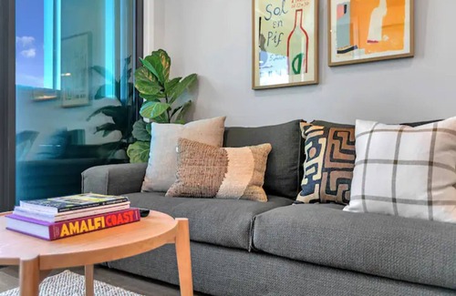 Mount Eden Apartment | Designer Luxury 2-Bed Apartment With Car Park