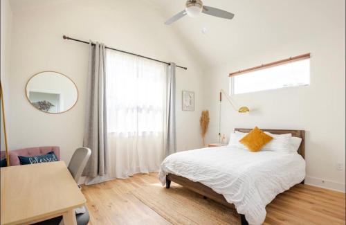 St. Johns House | Designer NEW 10min dt Pet friendly 7min Park-Room A