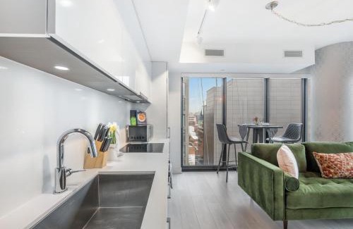 Bloor-Yorkville Apartment | Designer One Bedroom Suite - Yorkville
