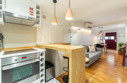 Santos Apartment | Designer Retreat- Newly remodelled 1 bedroom apt