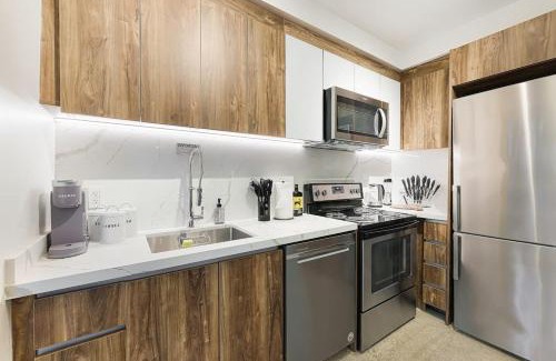 West End Apartment | Designer Studio in Trendy West End Downtown