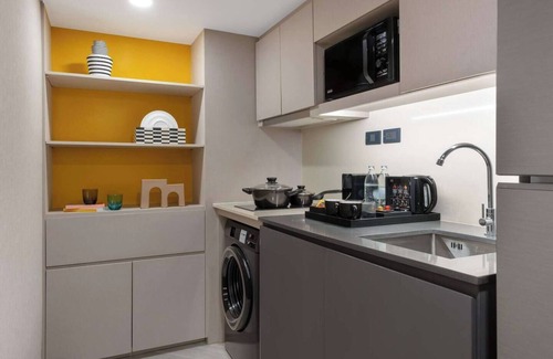 Asoke Condo | Designer 1BR/Serviced/Breakfast/Monthly