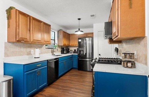Highland Hills House | Designer townhome NW Austin, Domain-fully loaded coffee bar, fire pit, s'mores!