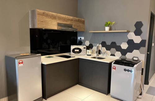 Petaling Jaya Apartment | Designer Unit - King Bed & Netflix Atria Sofo