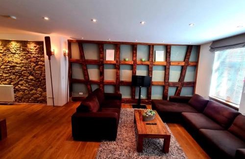 Mainz-Bingen Apartment | Designer Unterkunft in 15. Jahrhundert Altbau 75 m² für max. 4 Personen