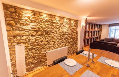 Mainz-Bingen Apartment | Designer Unterkunft in 15. Jahrhundert Altbau 75 m² für max. 4 Personen