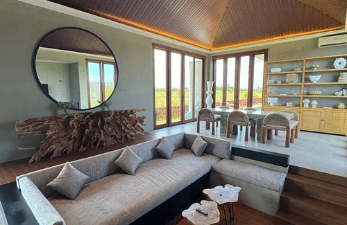 Cemagi Villa | Designer villa near rice fields. Super quiet, stylish with pool and rooftop view
