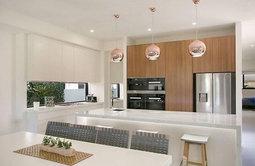 Broadbeach Waters House | DESIGNER WATERFRONT HOME WITH ROOFTOP DECK & 360 DEGREE VIEWS!