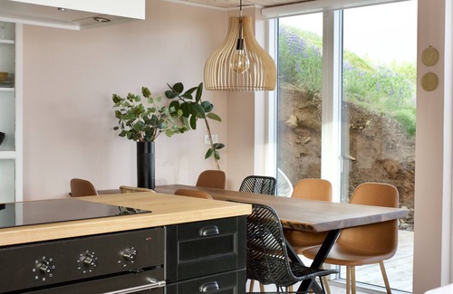 Mosfellsbaer Villa | Designers Villa near Alafoss Waterfall