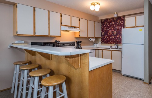 Silver Star Mountain House | Desirable Pinnacles location, Bike to and from your Door, Pet Friendly, hot tub!