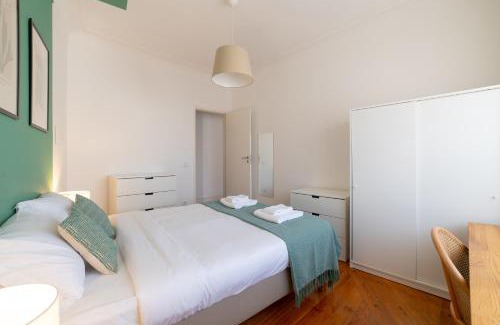 Pena Apartment | Desterro 2 - Historical four-bedroom apartment