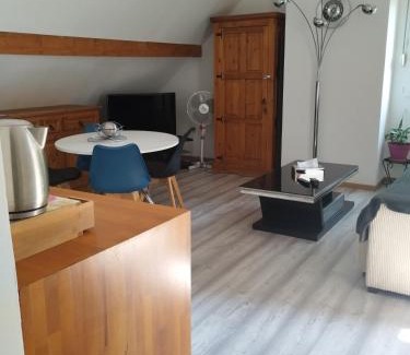 La Malachere Apartment | Destinée Esterel Espace privé dans propriété avec accès piscine