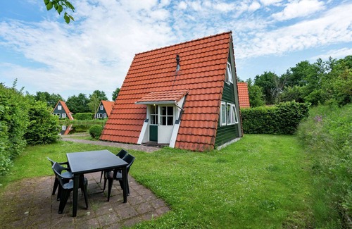 Bant House | Detached Chalet in Tranquil Dutch Countryside