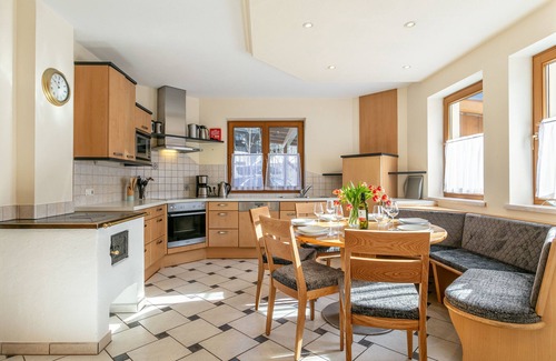 Mayrhofen Ski Chalet | Detached chalet with garden close to ski lift