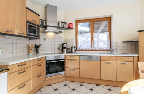 Mayrhofen Ski Chalet | Detached chalet with garden close to ski lift