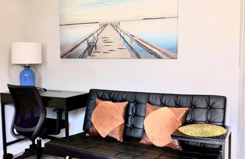 Monrovia House | Detached Guesthouse in Monrovia/Los Angeles