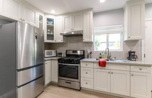 Monrovia House | Detached Guesthouse in Monrovia/Los Angeles