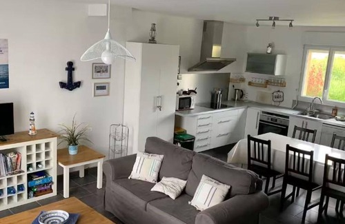 Saint-Germain-sur-Ay Cottage | Detached House with Garden in Saint-Germain-sur-Ay
