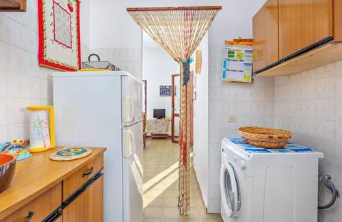 Rena Majore House | Detached Holiday Villa "Casa Vacanze Rena Majore" Near the Beach with Terrace, Parking Available