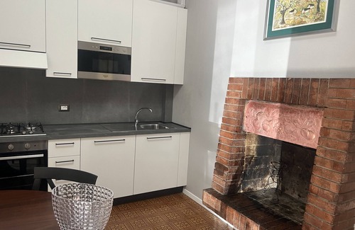 Castel Bolognese Condo | Detached house in front of large gardens