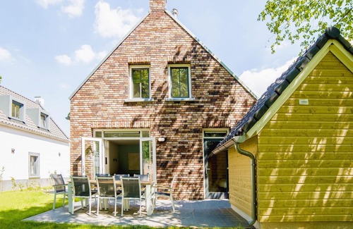 Maastricht House | Detached house comfort - 4 bedrooms/2 bathrooms