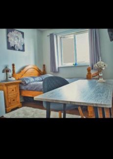 Clydebank House | Detached House with a private en suite room