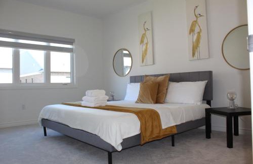 Innisfil House | Detached New Modern House In South Barrie - Built H plus ME Technology