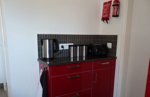 Alcobaca Cottage | Detached one bedroom cottage with private parking