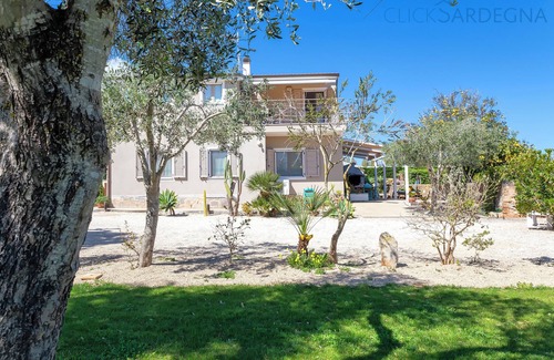 Alghero House | Detached villa 3km from the beach with pool, 4 bedrooms 3 bathrooms 2 kitchens