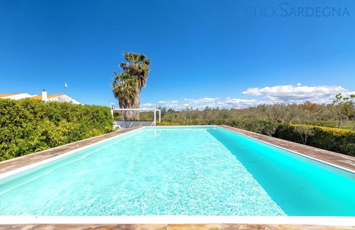 Alghero House | Detached villa 3km from the beach with pool, 4 bedrooms 3 bathrooms 2 kitchens