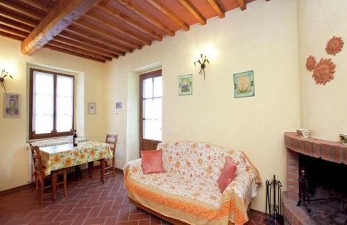 Loro Ciuffenna House | Detached villa for 6-pers with outdoor swimming pool
