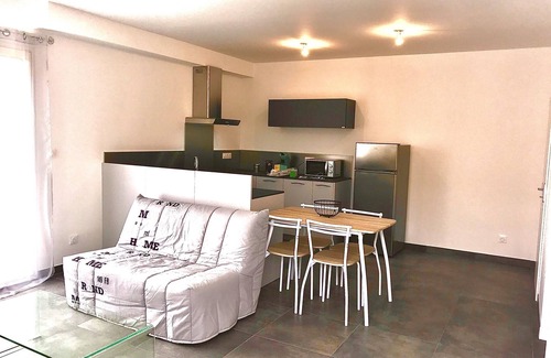 Mezzavia House | Detached villa with terrace 10 minutes from the beach.
