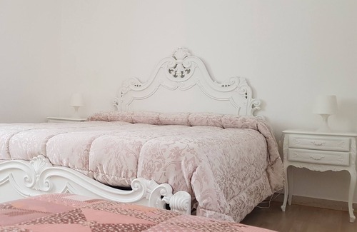 Marina di Carrara House | Detached white cottage 2 steps from the sea in private area of value