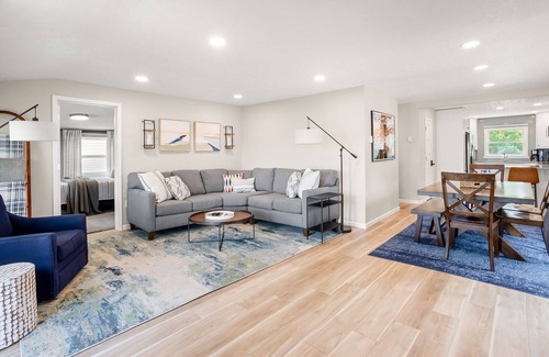 Detroit Lakes House | Detroit Lakes Lakeside Dambo Troll Hunting Fall Retreat.