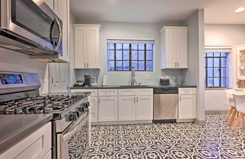 Detroit Apartment | Detroit Vacation Rental: 8 Mi to Downtown!